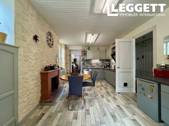 Image No.6-6 Bed House for sale