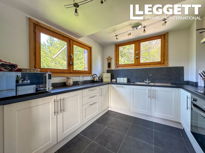 Image No.5-5 Bed House for sale