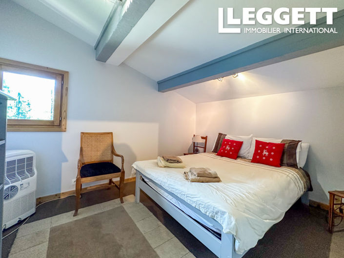 Image No.6-5 Bed House for sale