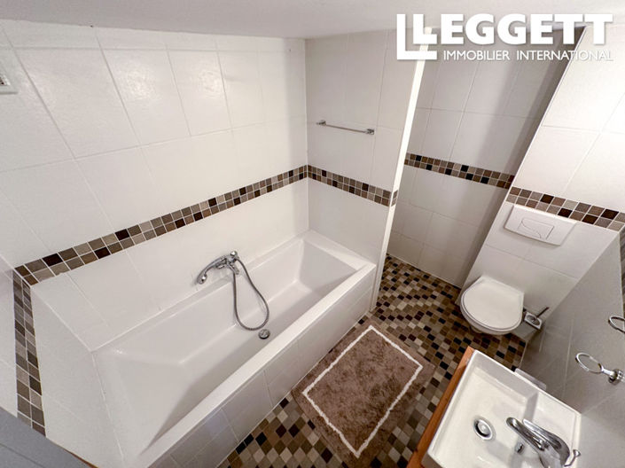 Image No.7-5 Bed House for sale