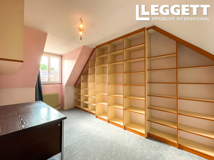 Image No.8-6 Bed House for sale