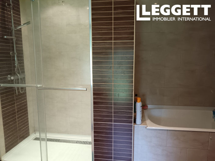 Image No.8-4 Bed House for sale