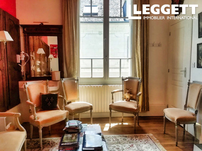 Image No.8-5 Bed House for sale