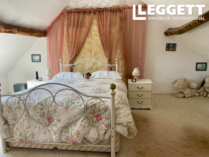 Image No.10-3 Bed House for sale