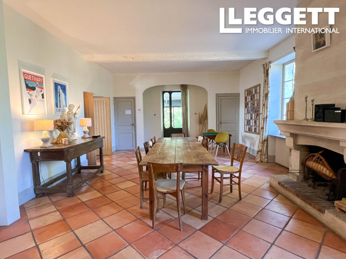 Image No.5-7 Bed House for sale