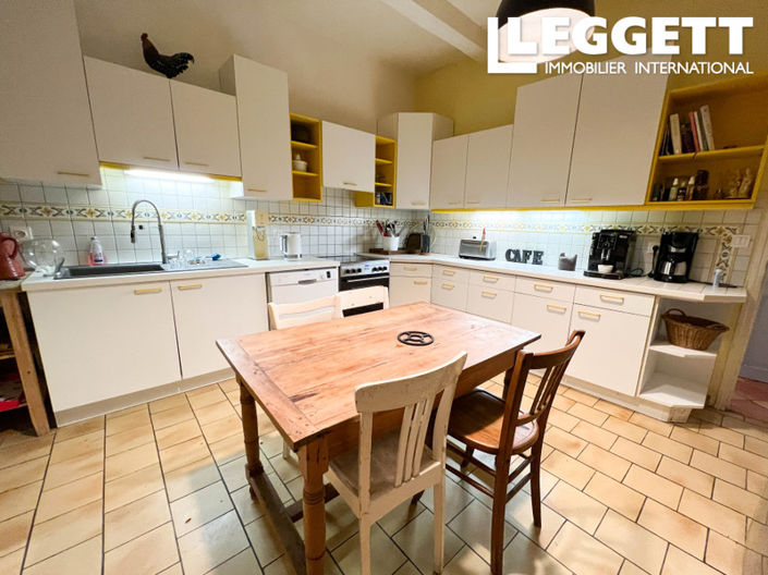 Image No.7-7 Bed House for sale