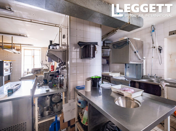 Image No.5-4 Bed Commercial for sale