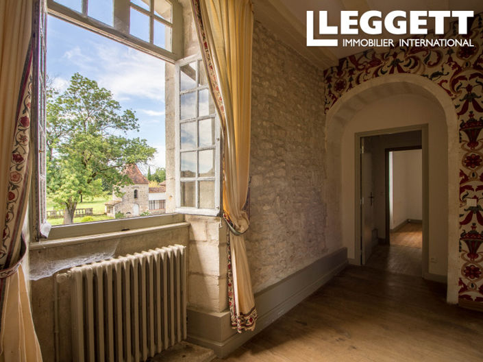 Image No.7-6 Bed House for sale