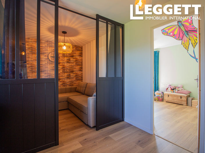 Image No.8-4 Bed House for sale