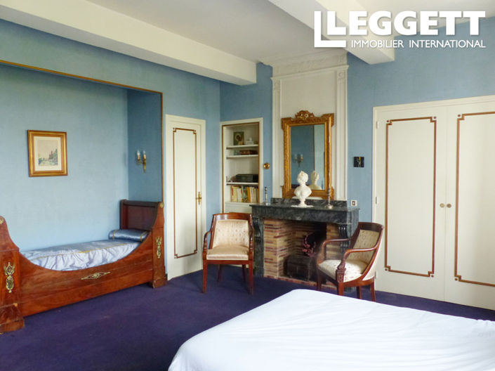 Image No.7-6 Bed House for sale