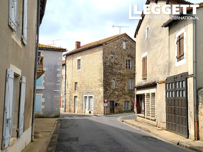 Image No.1-Maison de 3 chambres à vendre à Charroux