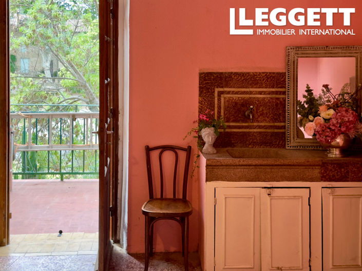 Image No.10-3 Bed House for sale