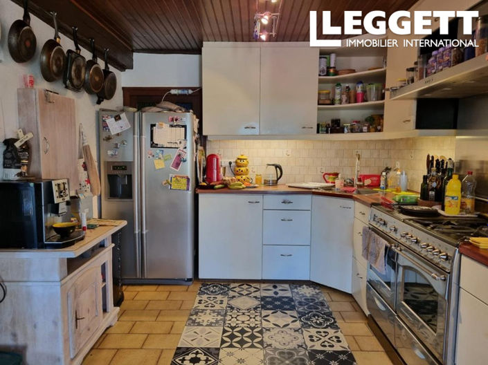 Image No.3-10 Bed House for sale