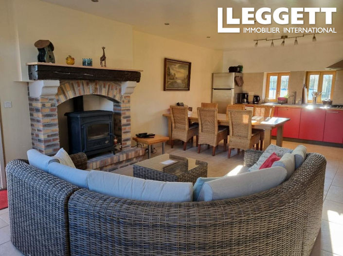 Image No.7-10 Bed House for sale