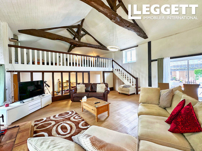 Image No.2-4 Bed House for sale