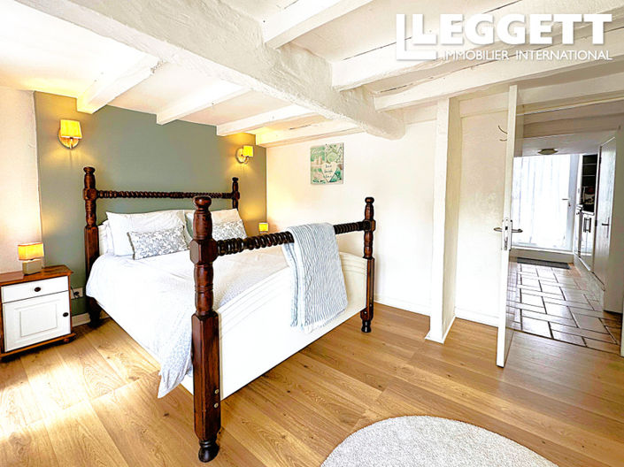 Image No.6-4 Bed House for sale