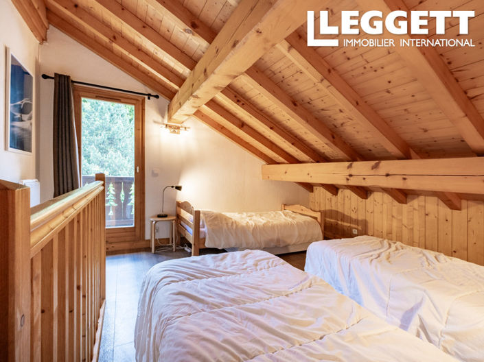 Image No.10-8 Bed House for sale