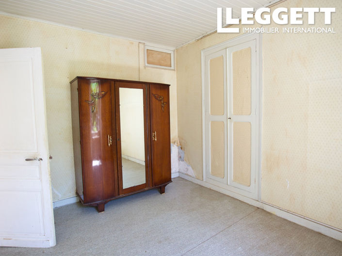 Image No.10-3 Bed House for sale