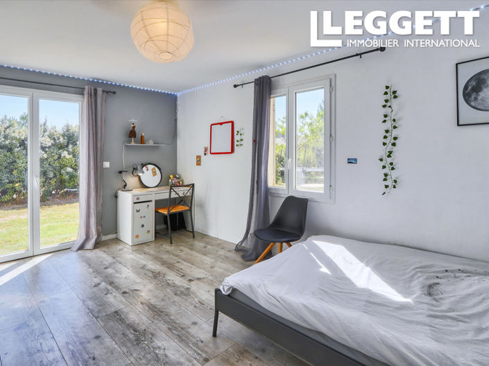 Image No.7-7 Bed House for sale