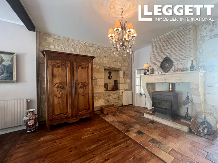 Image No.6-4 Bed House for sale