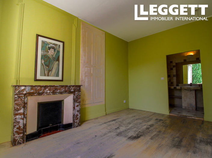 Image No.8-10 Bed House for sale