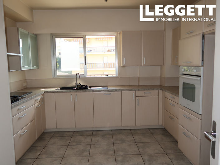 Image No.8-3 Bed Apartment for sale