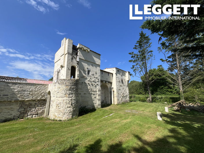 Image No.1-Châteaux de 4 chambres à vendre à Taugon