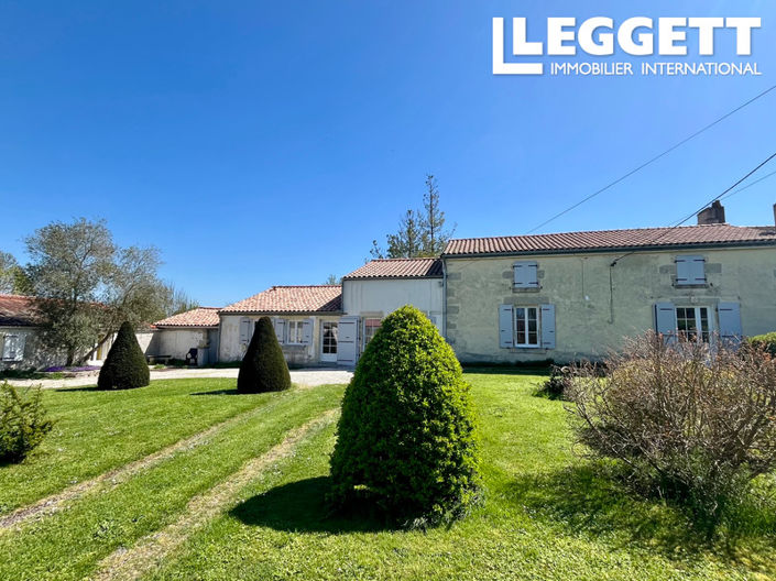 Image No.2-Châteaux de 4 chambres à vendre à Taugon