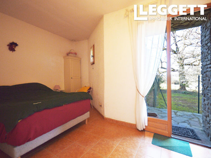 Image No.6-4 Bed House for sale