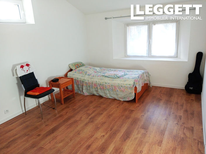 Image No.6-5 Bed House for sale