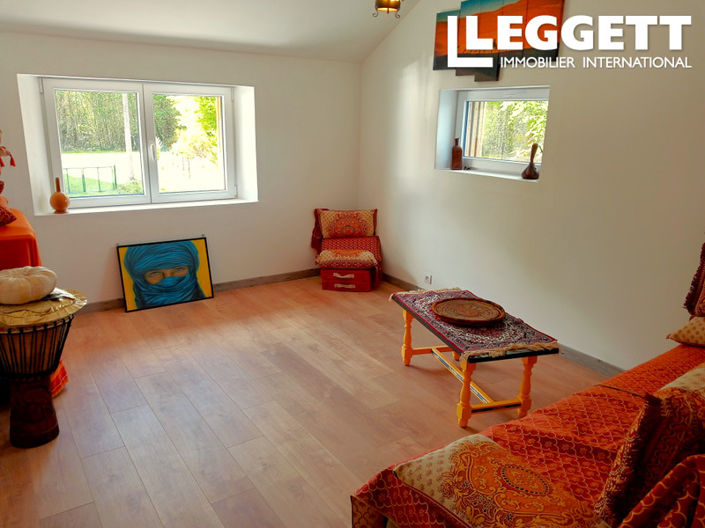 Image No.6-5 Bed House for sale