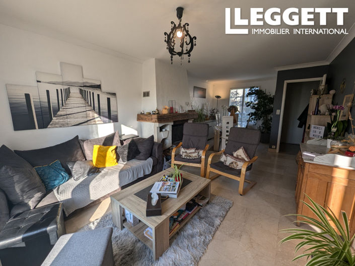 Image No.10-3 Bed House for sale