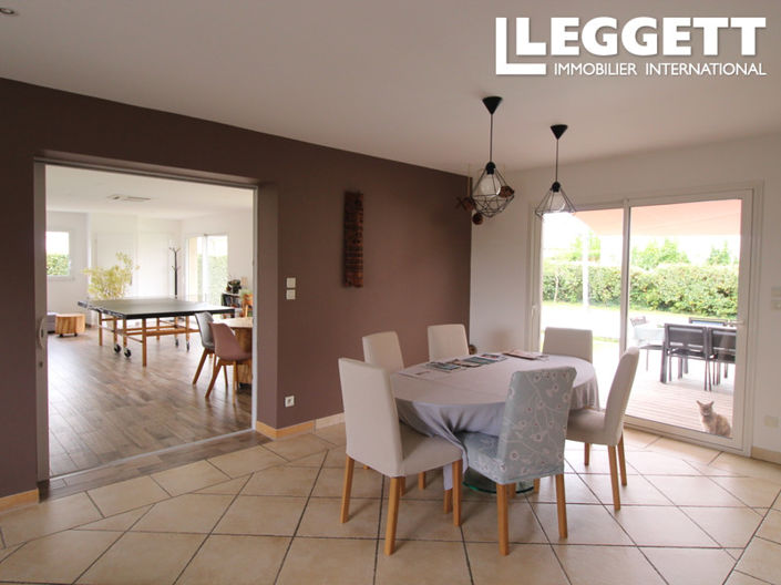 Image No.2-6 Bed House for sale