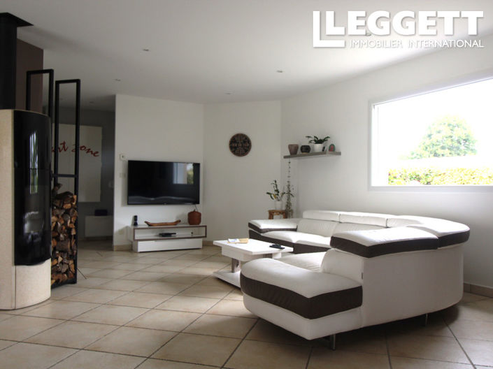 Image No.4-6 Bed House for sale