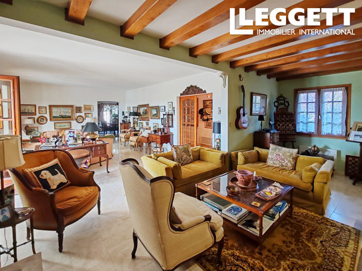Image No.9-5 Bed House for sale
