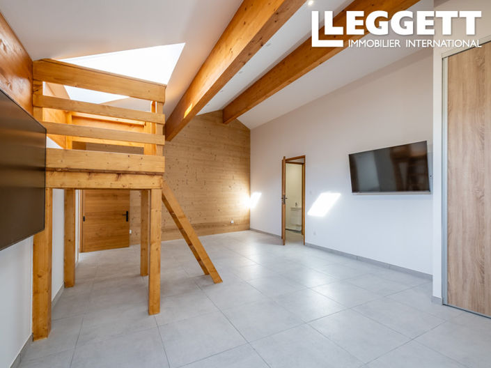 Image No.9-3 Bed Apartment for sale