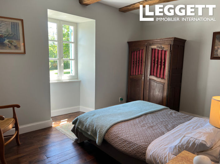 Image No.7-4 Bed House for sale