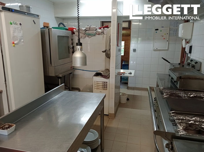 Image No.8-11 Bed Commercial for sale