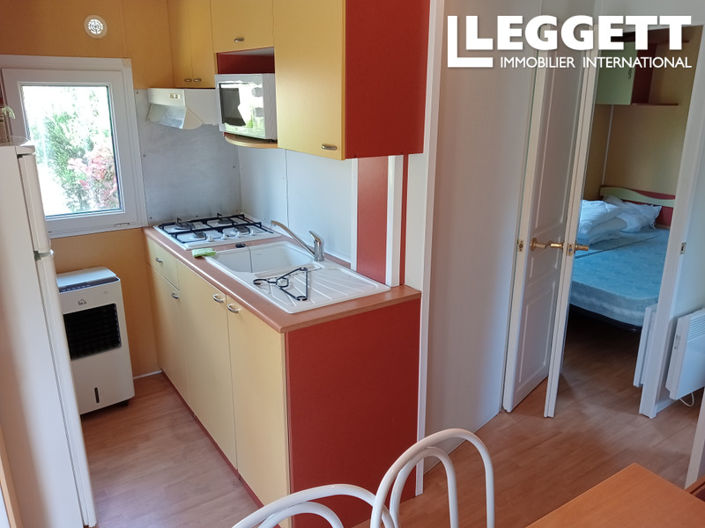 Image No.9-11 Bed Commercial for sale