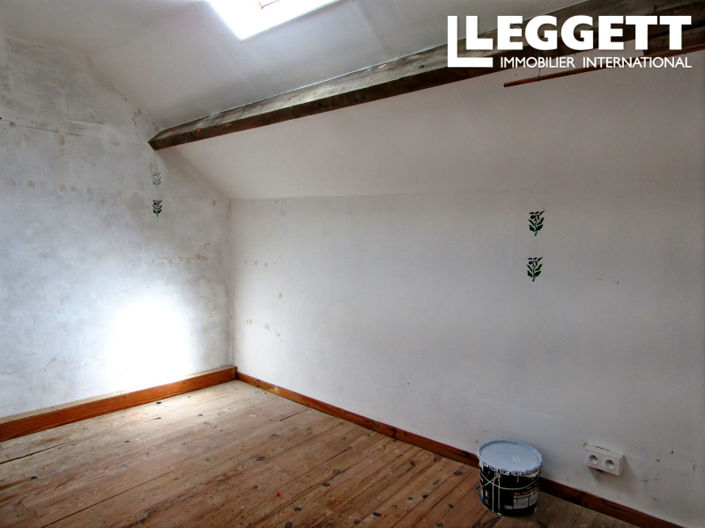 Image No.10-3 Bed House for sale