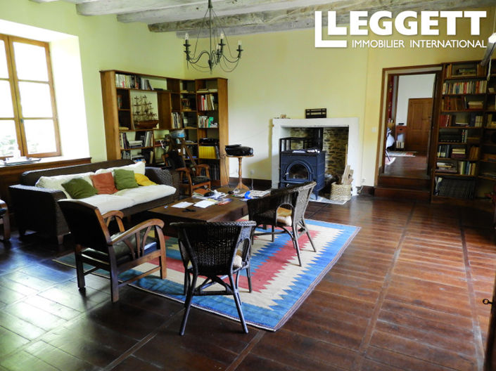 Image No.4-6 Bed House for sale