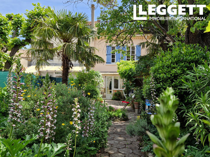 Image No.1-6 Bed House for sale