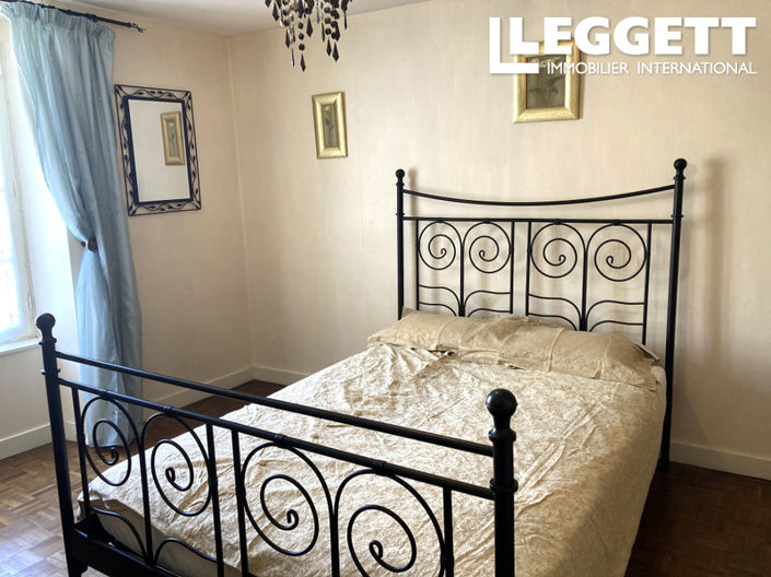 Image No.6-4 Bed House for sale