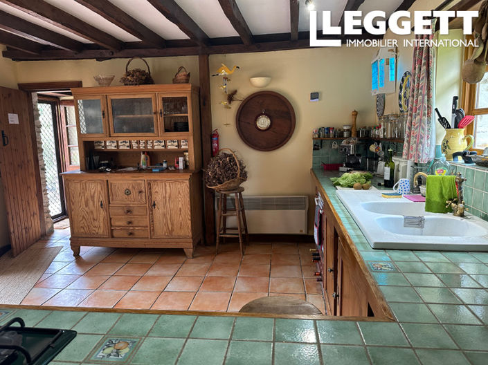 Image No.6-6 Bed House for sale
