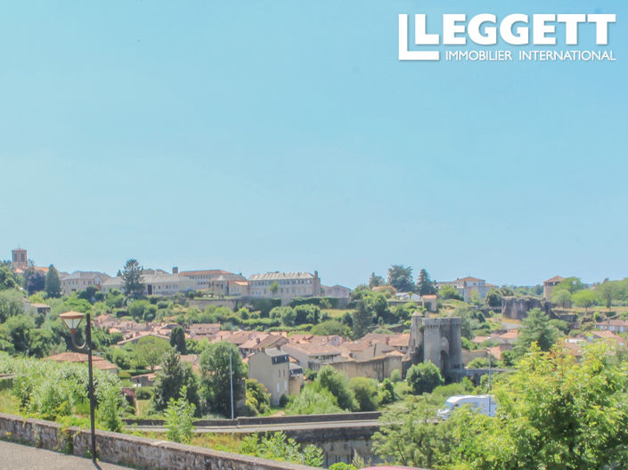 Image No.2-4 Bed House for sale