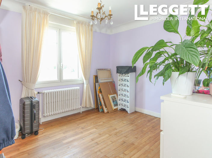 Image No.6-4 Bed House for sale