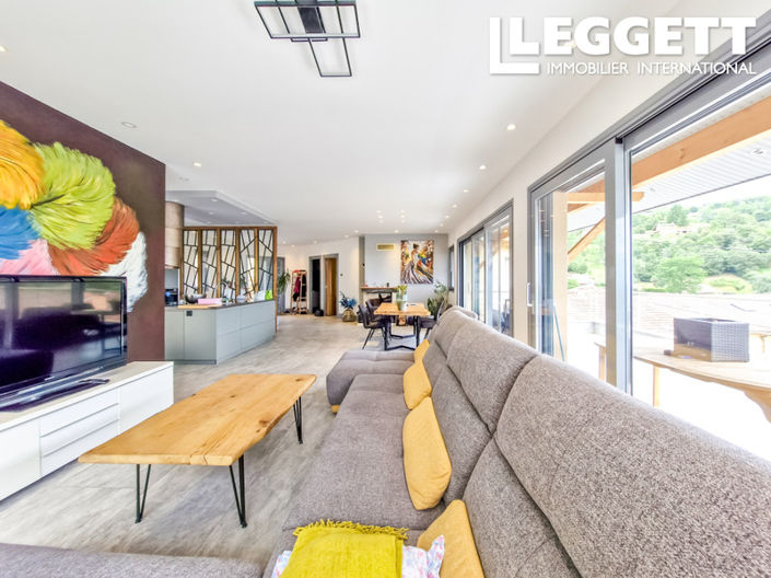 Image No.8-4 Bed House for sale