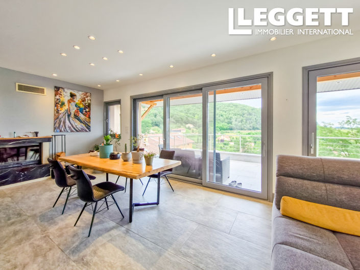 Image No.6-4 Bed House for sale