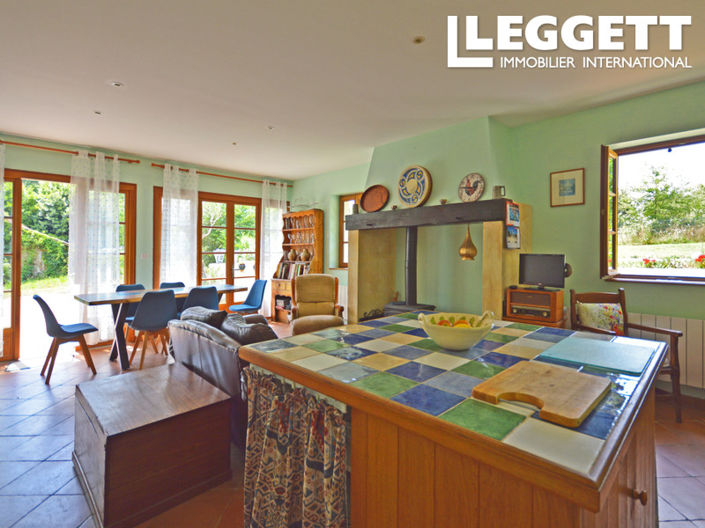 Image No.6-3 Bed House for sale