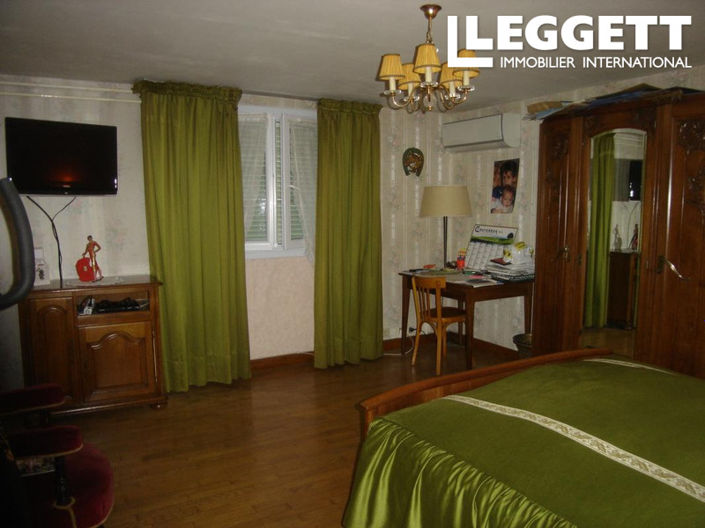 Image No.6-5 Bed House for sale